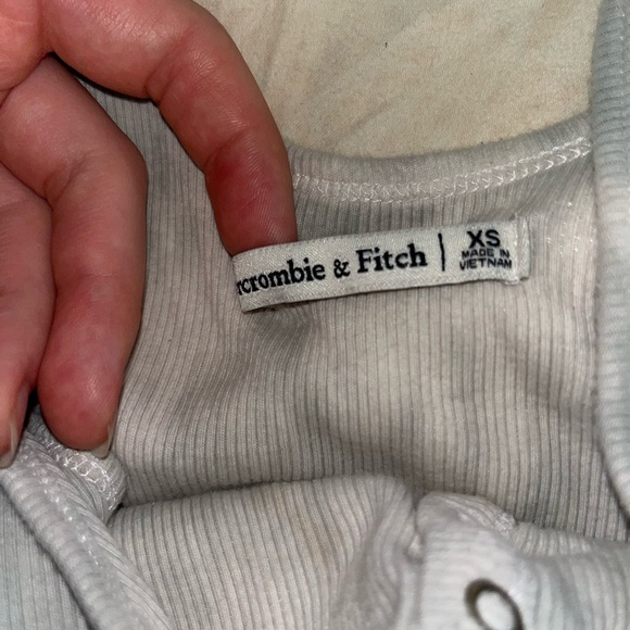 Abercrombie and Fitch Printed Tank Top - Picture 2 of 3